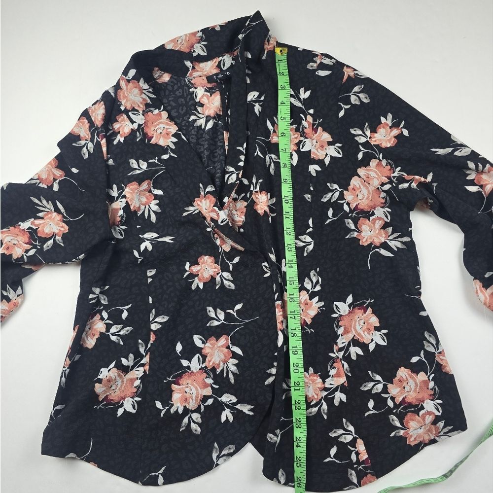 Torrid Knit Crepe Drape Blazer Black Floral 3/4 Sleeve Women's Plus size 2X - Picture 7 of 10